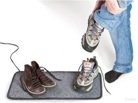 Υγρά παπούτσια ως αιτία ανάπτυξης μύκητας στα νύχια